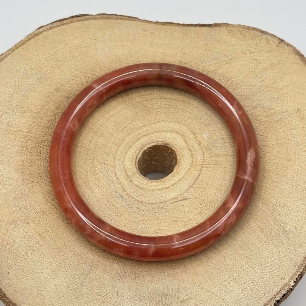 Red‎ Jade Bangle - Picture 2 of 8